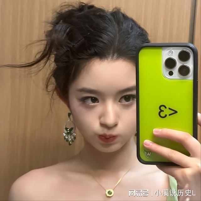 亲爹被爆是老赖1亿欠款还未还继黄杨钿甜后嘉行又塌一个！(图13)