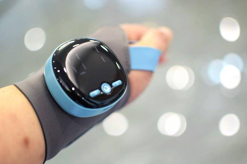 摩护腕轻松应对长时间打字的挑战既是护腕又是按摩仪何浩明电热按(图10)